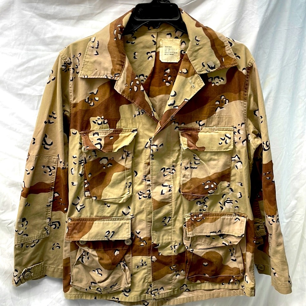 U.S. army brown camouflage military field jacket men sz M